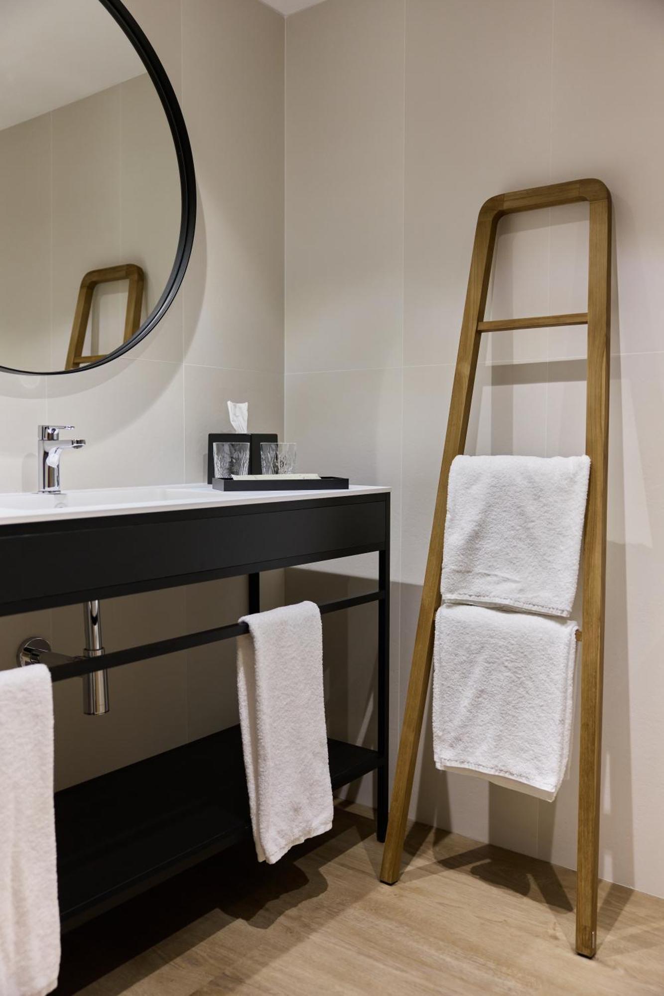 Hotel Sb Win 4 Sup Sant Feliu de Llobregat Zewnętrze zdjęcie